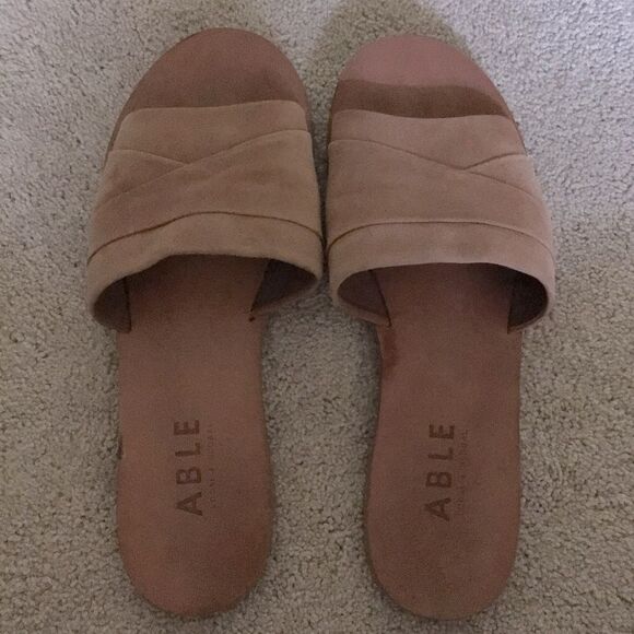 ABLE Local + Global Faux Suede Brown Tan  Flat Sandal size 9M - Picture 3 of 5
